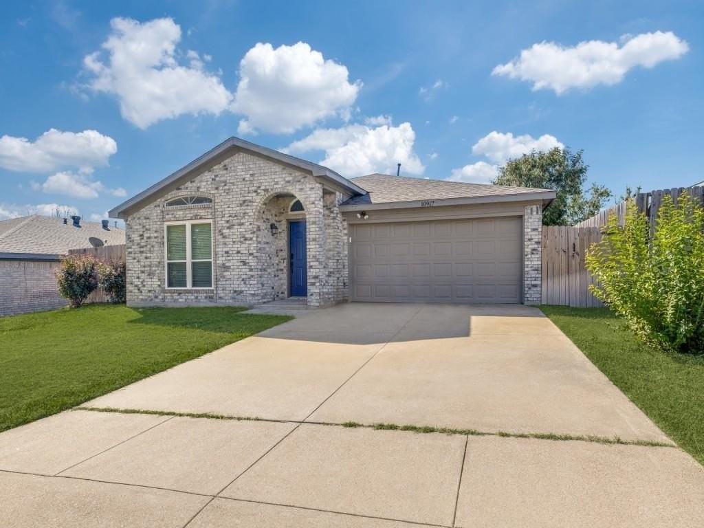 10917 Hornby St - Photo 2 of 12