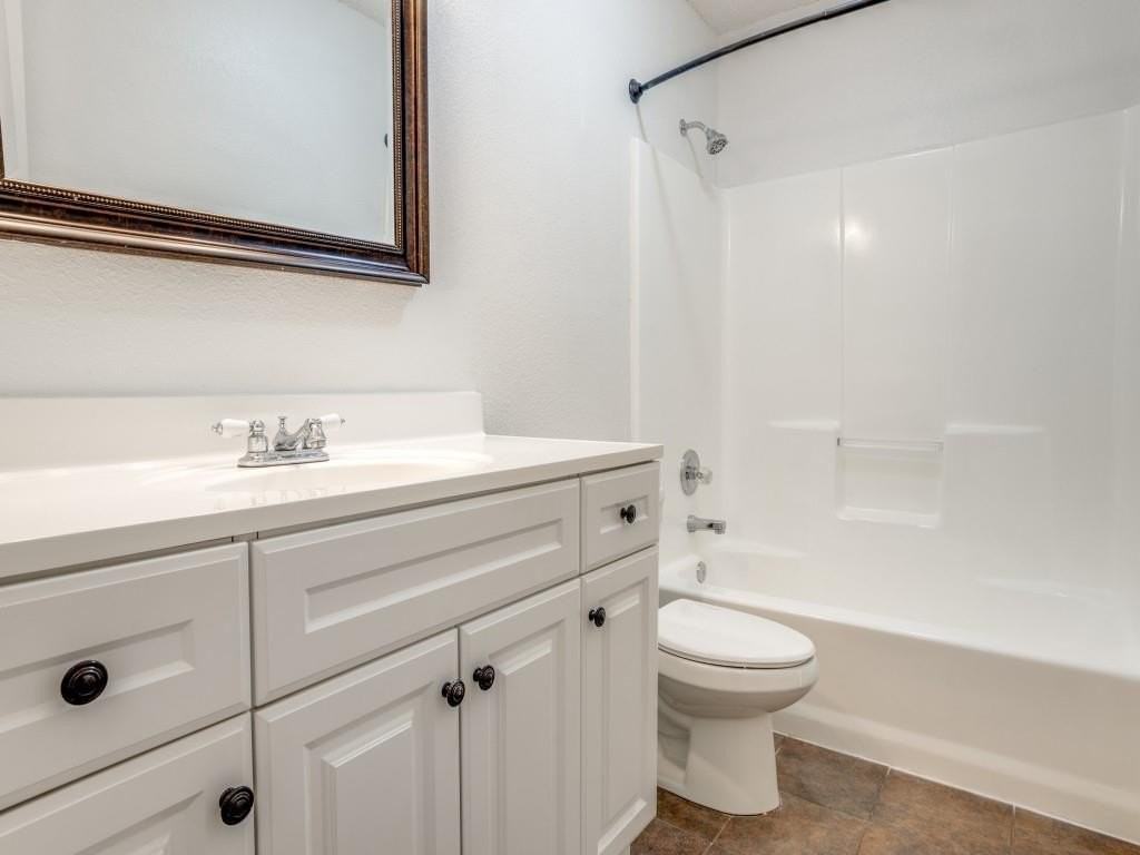 10917 Hornby St - Photo 5 of 12