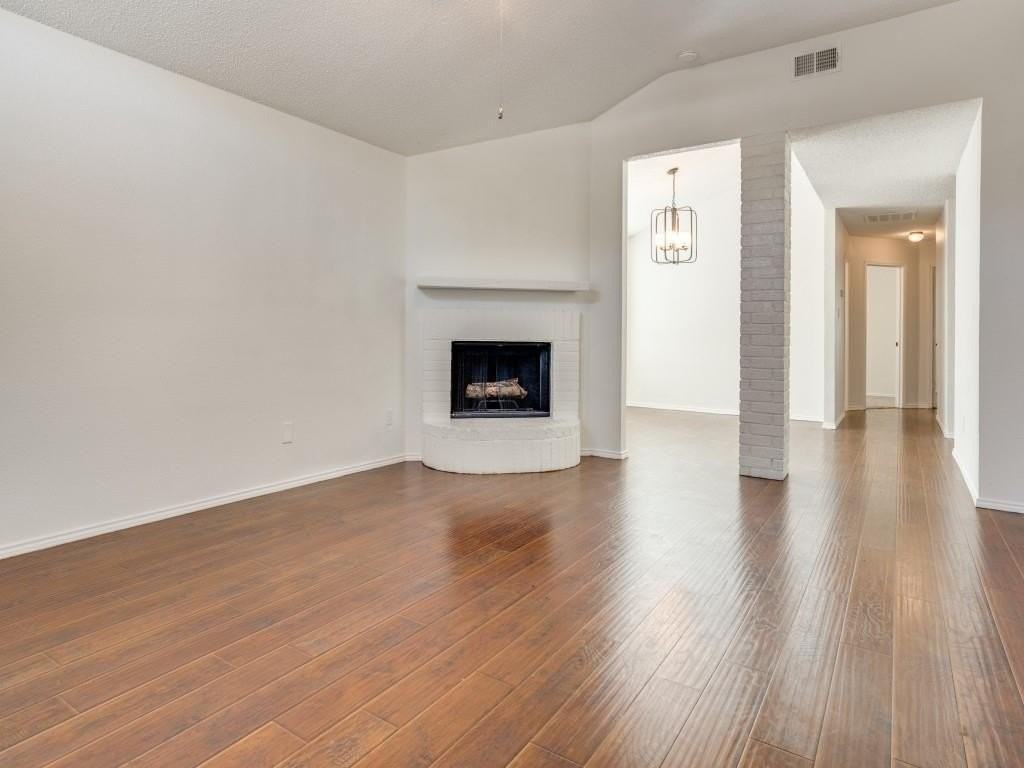 10917 Hornby St - Photo 6 of 12