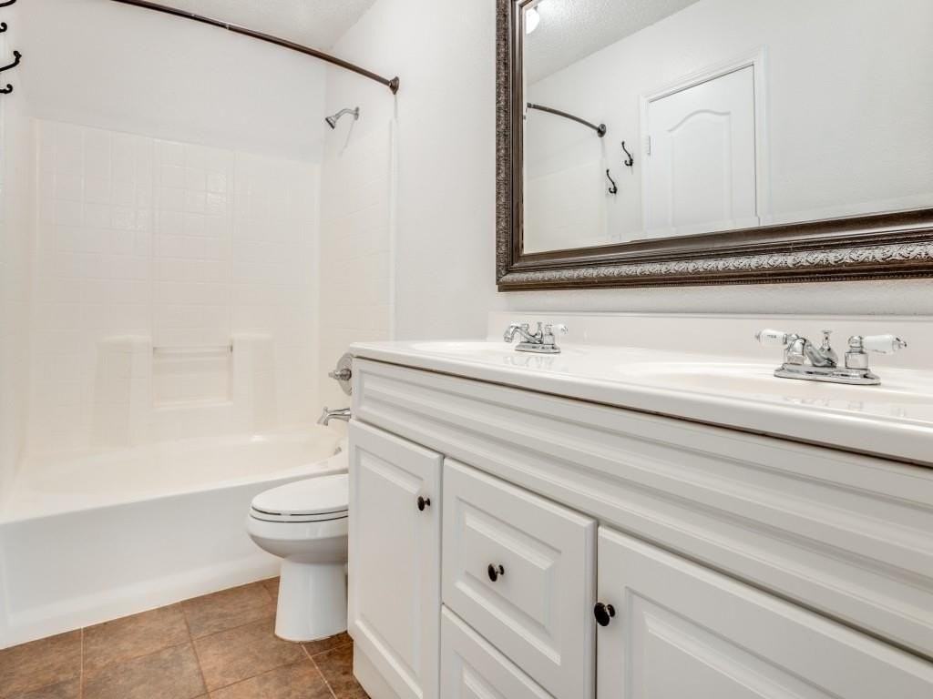 10917 Hornby St - Photo 7 of 12