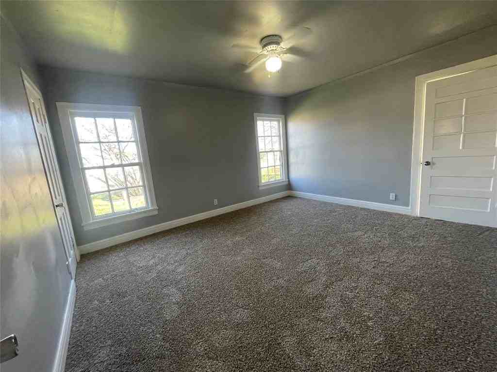 1801 S 11th St - Photo 5 of 7