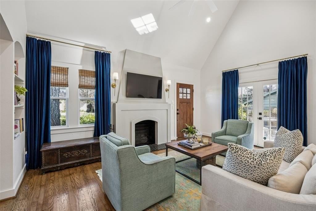 5019 Stoneleigh Ave - Photo 3 of 21