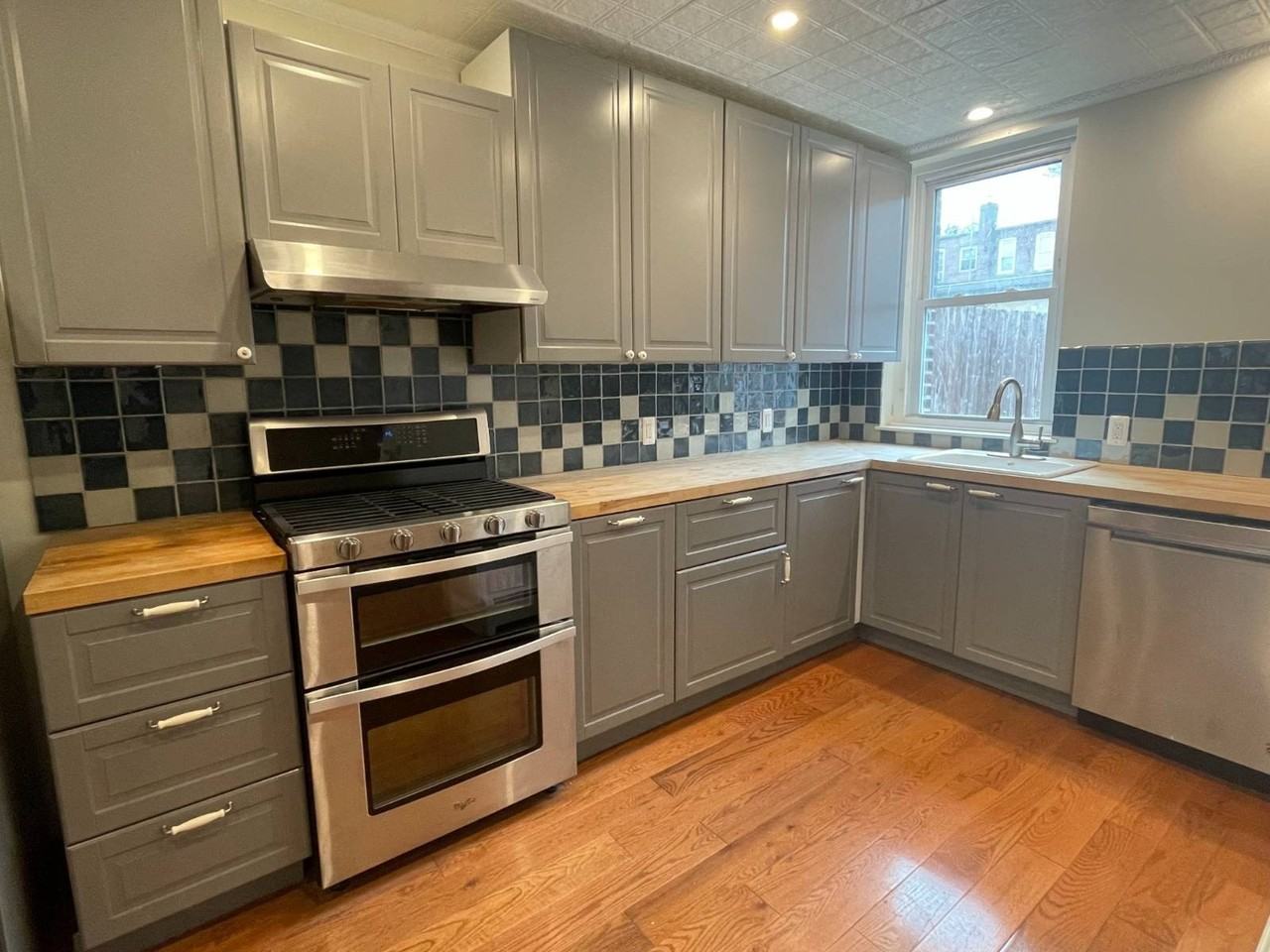 682 E 42nd St #1 - Photo 2 of 11