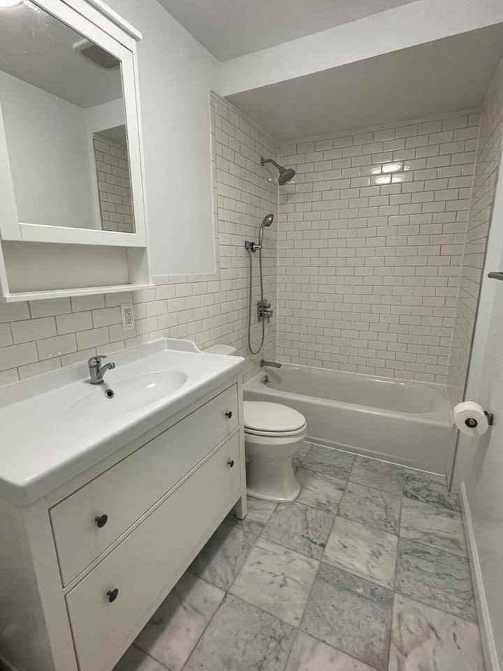 682 E 42nd St #1 - Photo 7 of 11