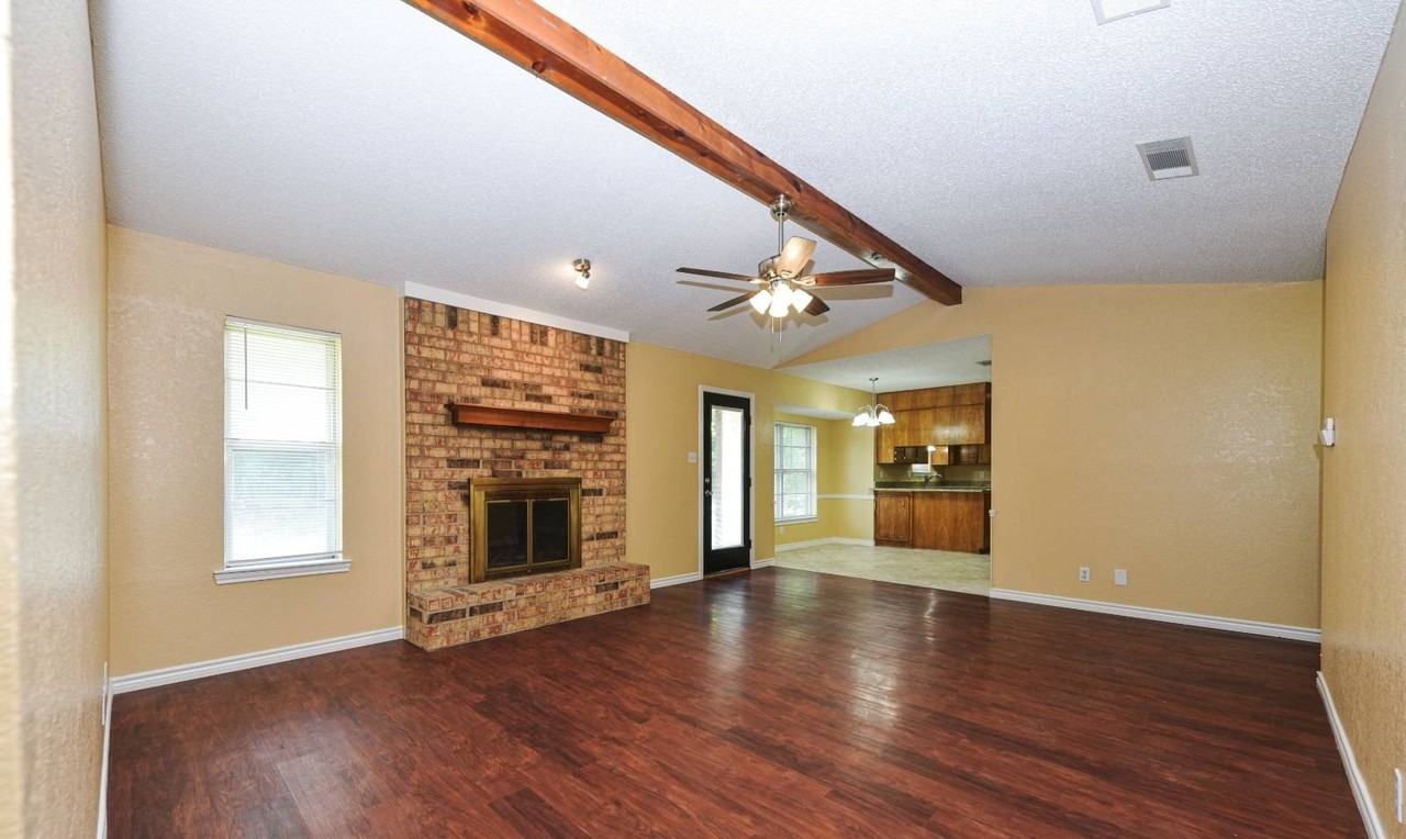 1604 Edgefield St - Photo 3 of 8