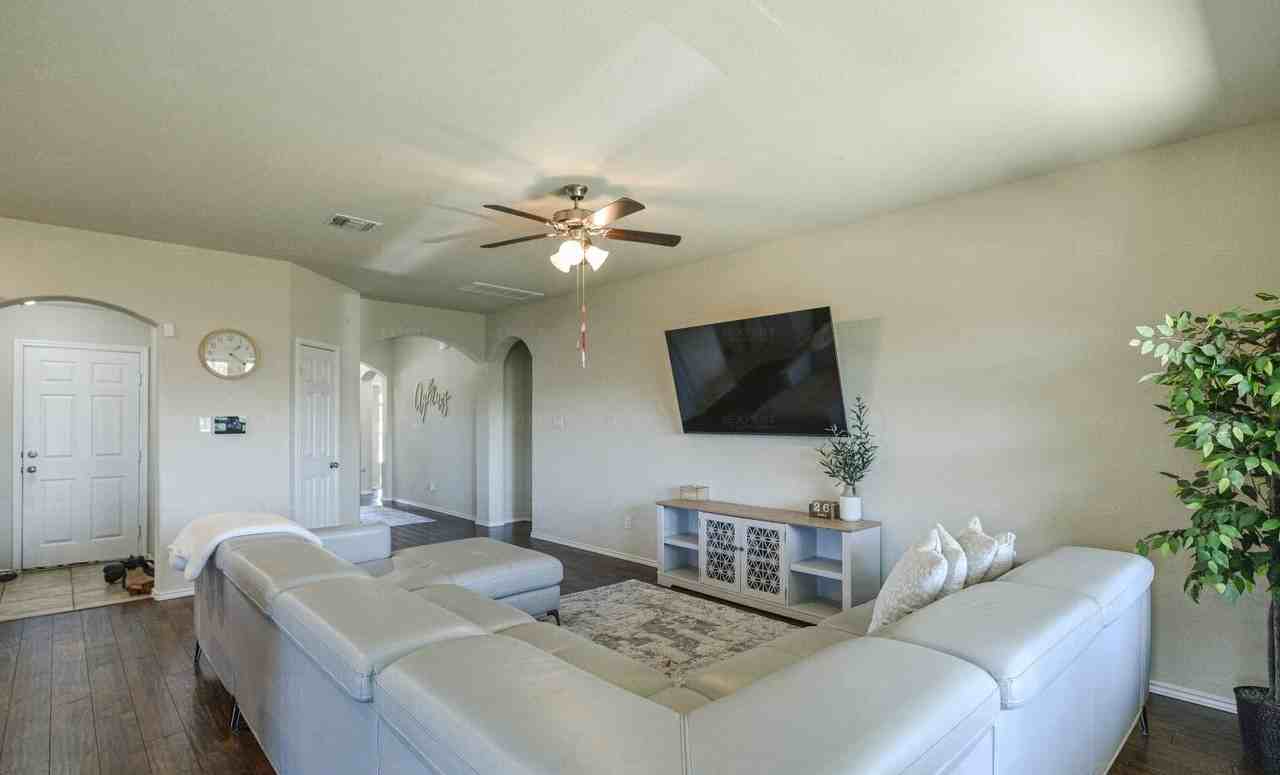 108 Ken Dr - Photo 3 of 12