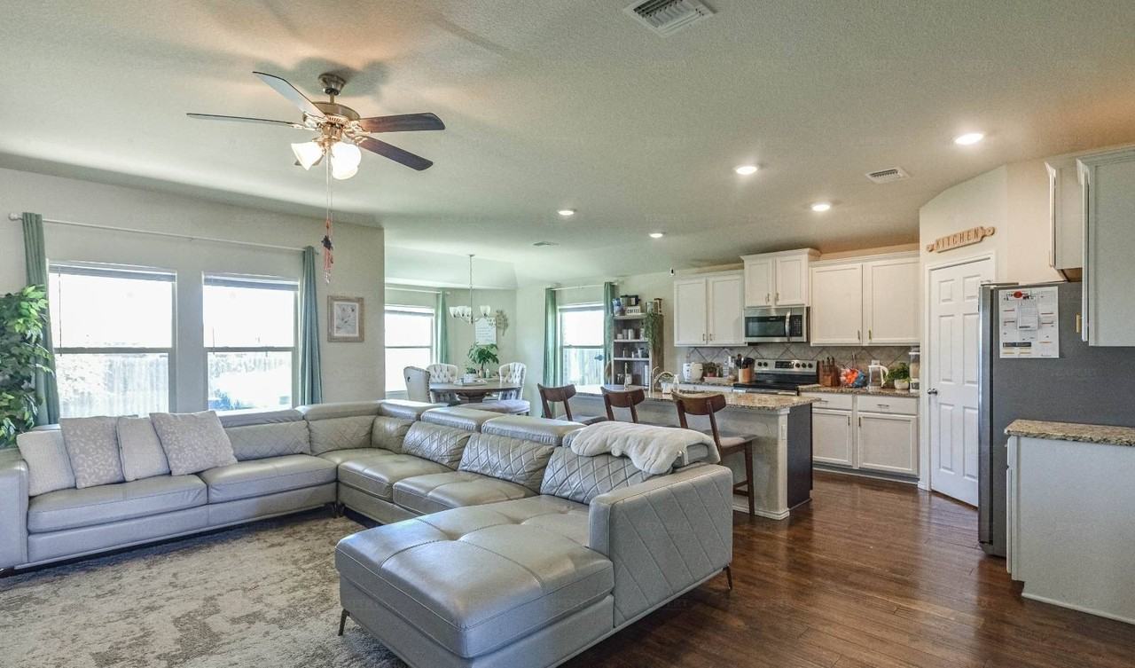 108 Ken Dr - Photo 4 of 12