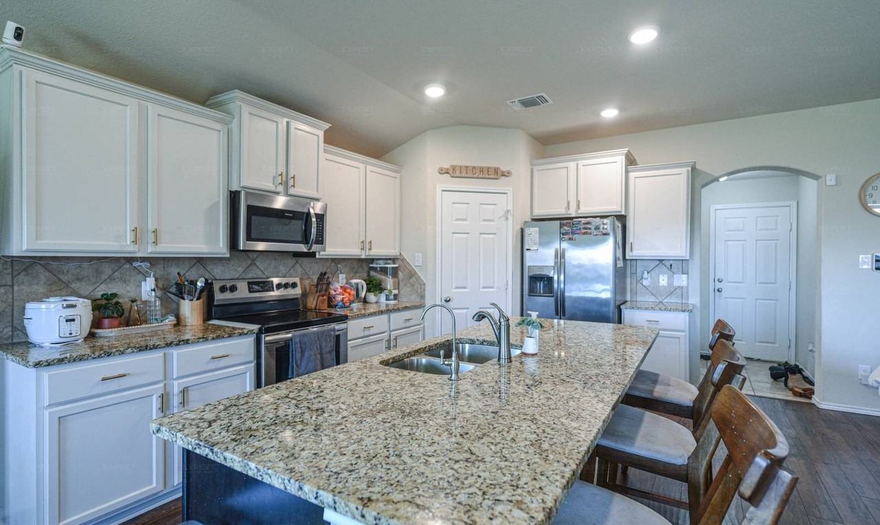 108 Ken Dr - Photo 5 of 12