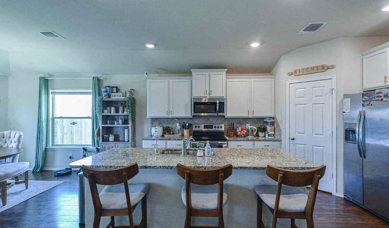 108 Ken Dr - Photo 6 of 12