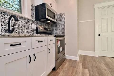 1808 Oakland Ave - Photo 7 of 12