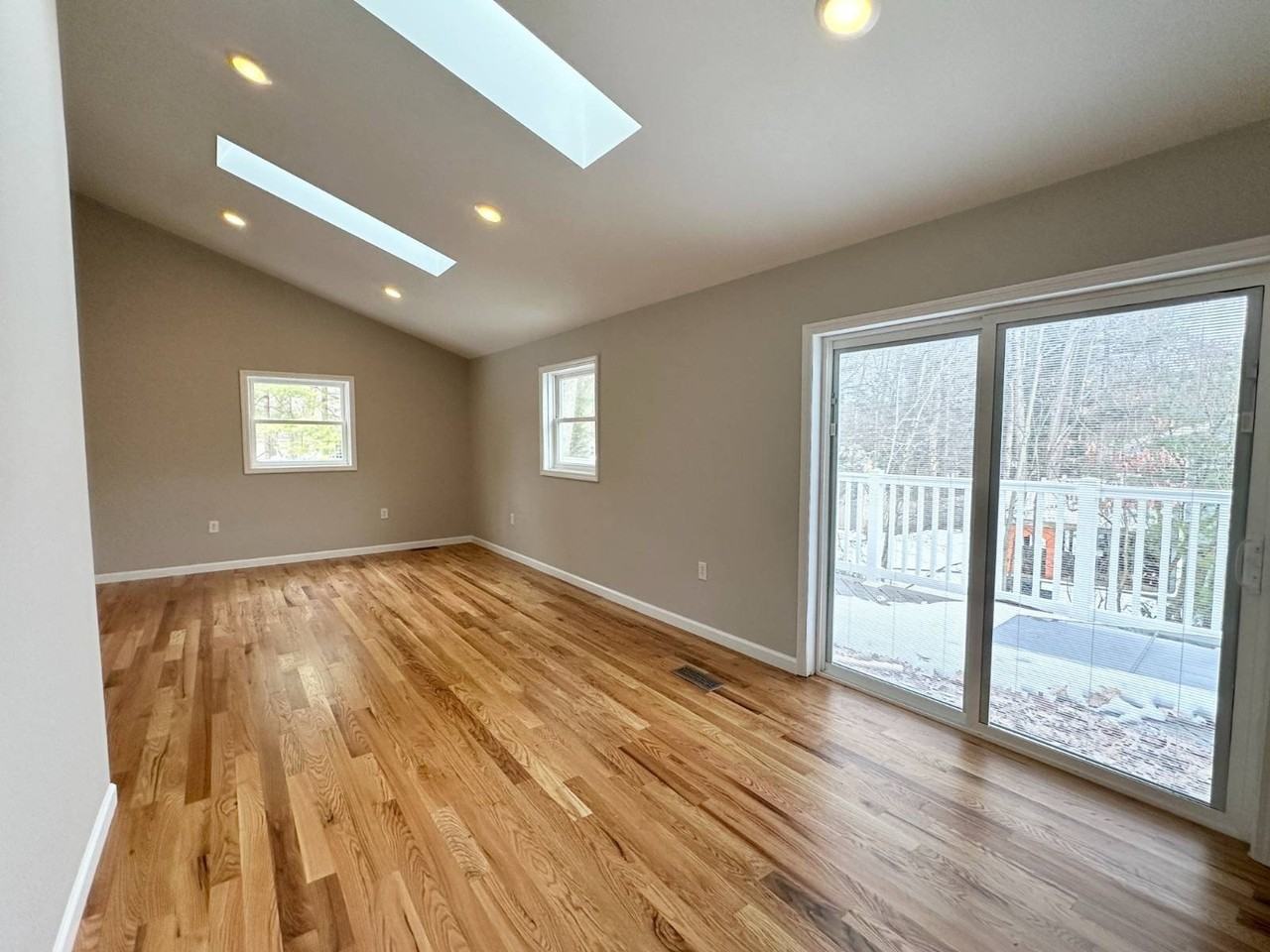 76 Trottingham Ct - Photo 7 of 33