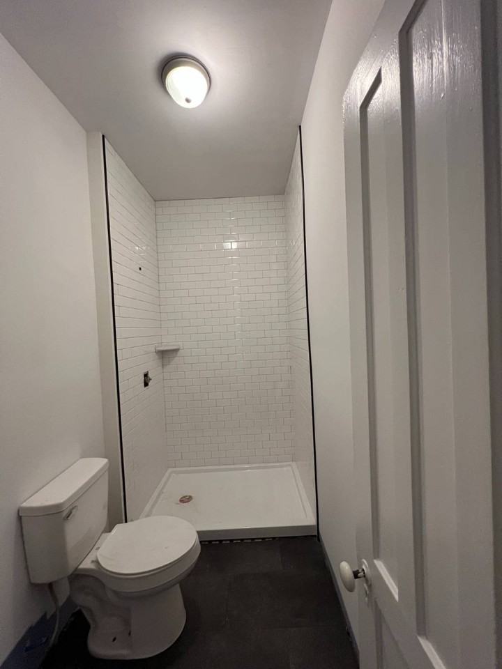 124 Front St - Photo 3 of 9