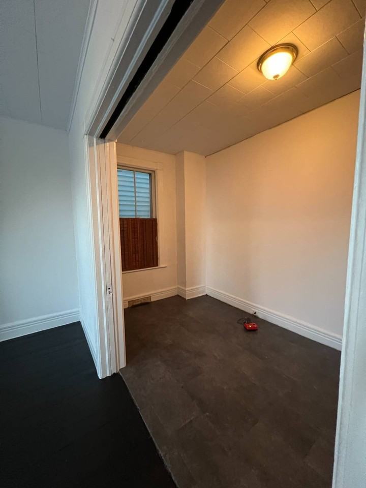 124 Front St - Photo 6 of 9