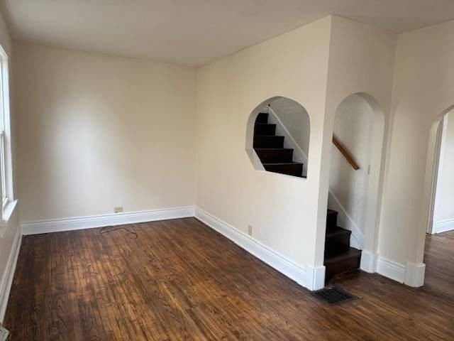 341 11th SW St - Photo 4 of 13