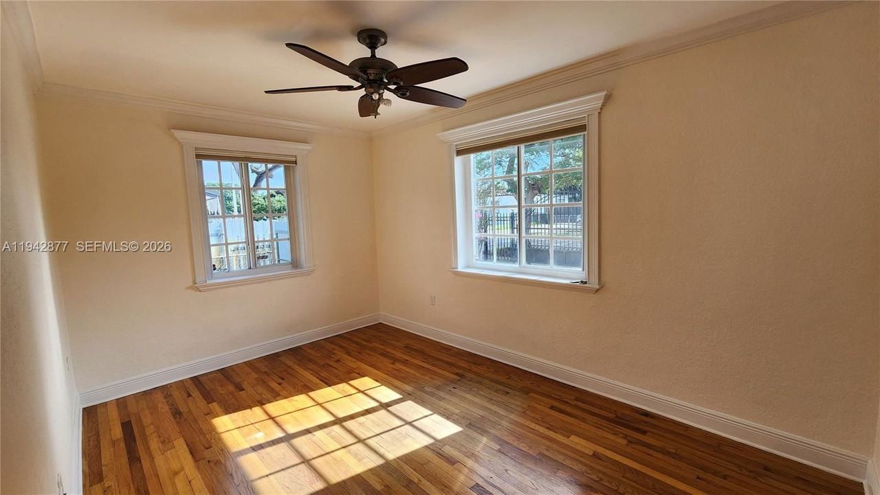 3965 Nw 3rd St - Photo 4 of 8