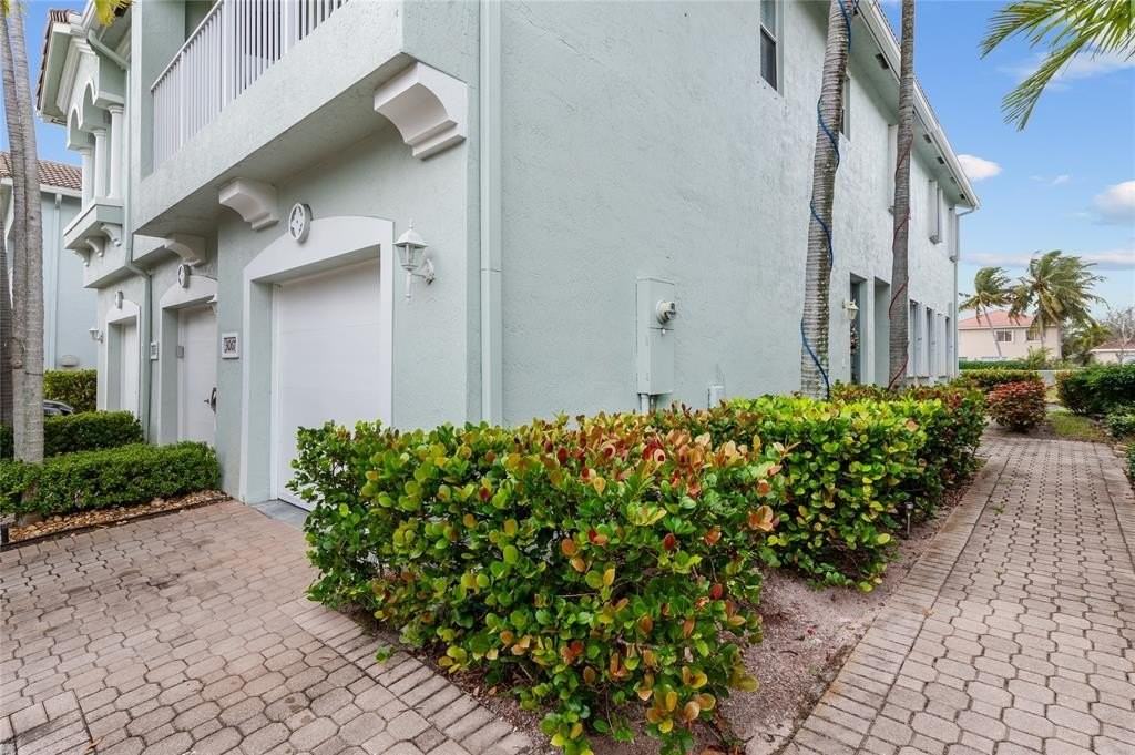 3067 Laurel Ridge Cir - Photo 2 of 27