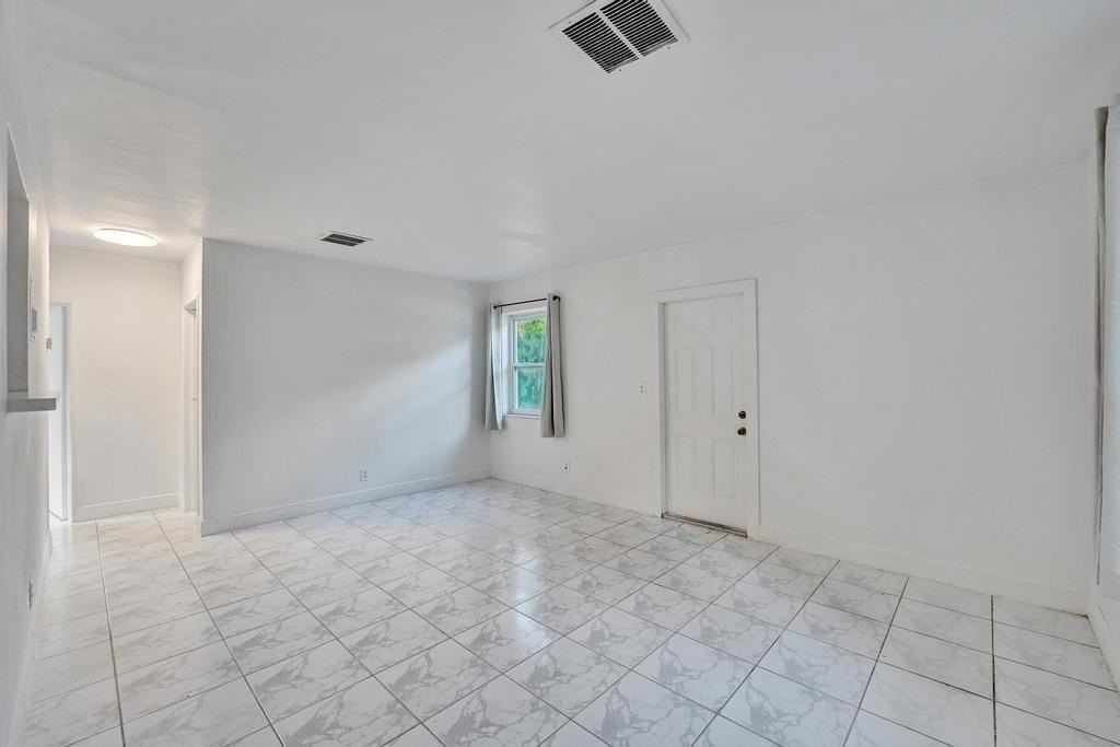 1836 Sw 9th Ave - Photo 6 of 50