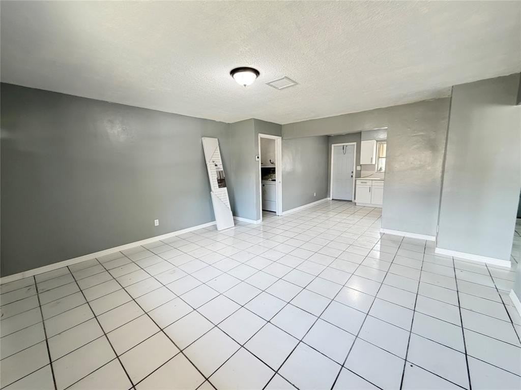 5826 Pierce St - Photo 3 of 10