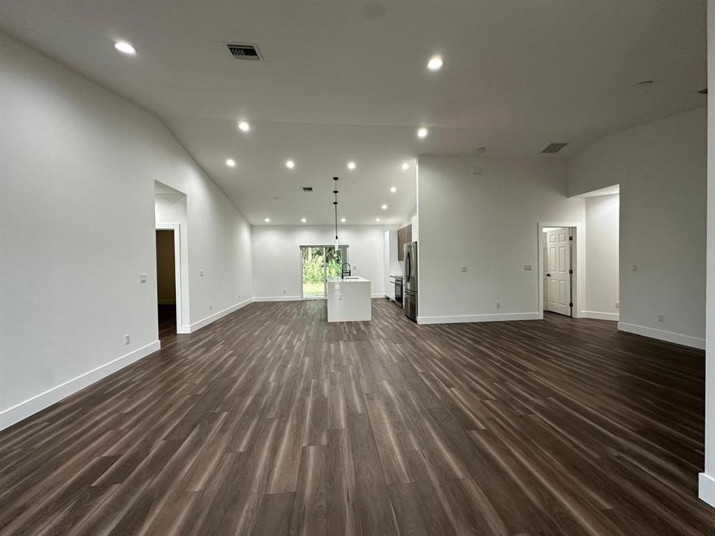 6524 Las Palmas Way - Photo 3 of 20