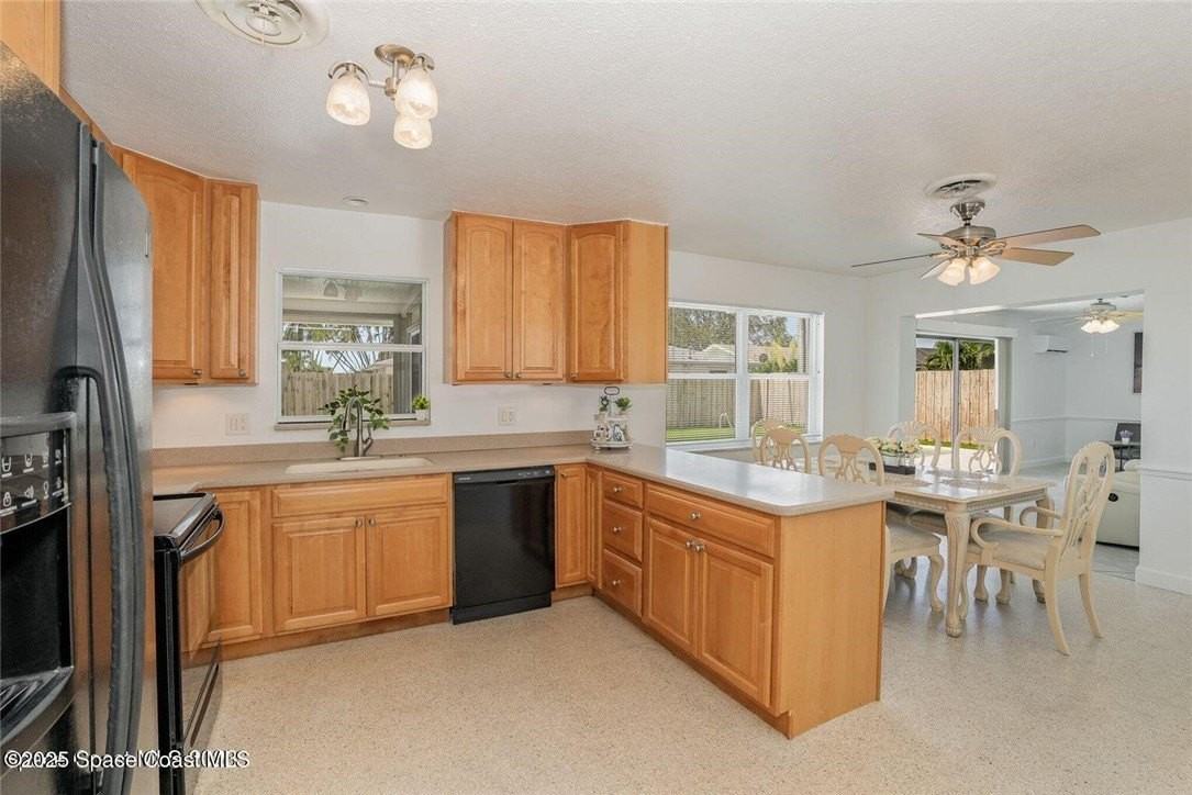 345 Park Ave - Photo 7 of 27