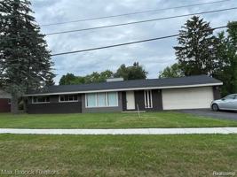 featured image of 40960 W 10 Mile Rd