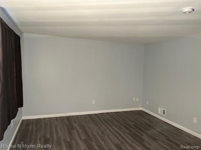 2189 Jarvis Ave - Photo 3 of 14