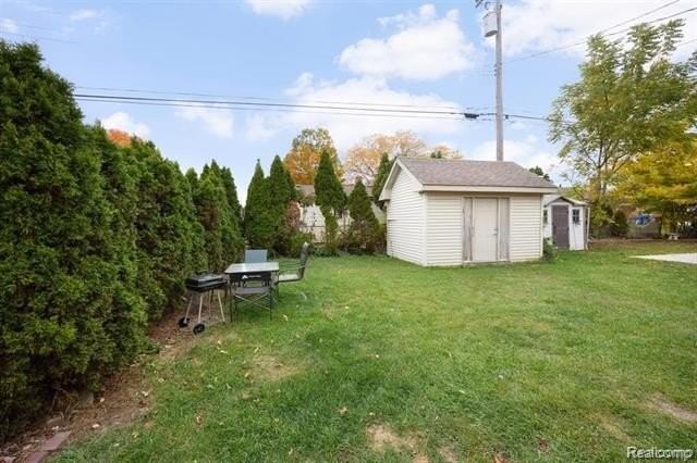 8401 Fenton St - Photo 4 of 18