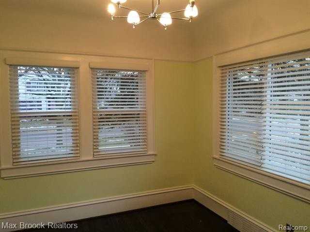 115 E Lincoln St - Photo 4 of 17