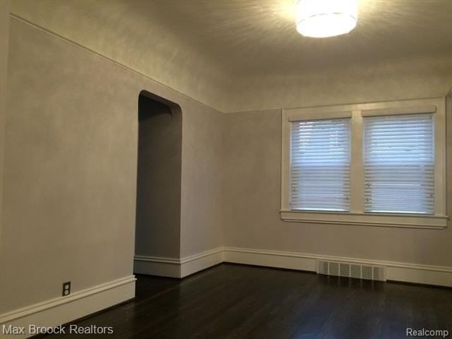 115 E Lincoln St - Photo 7 of 17