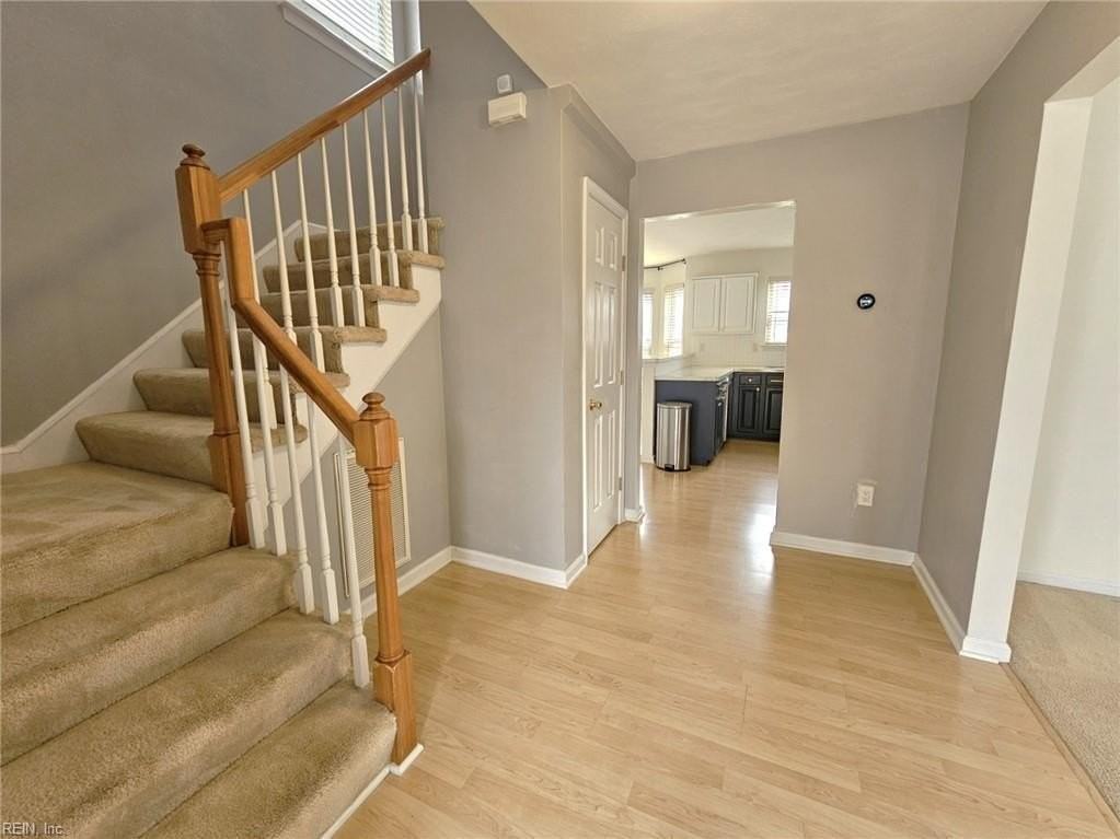 9628 Grove Ave - Photo 4 of 48