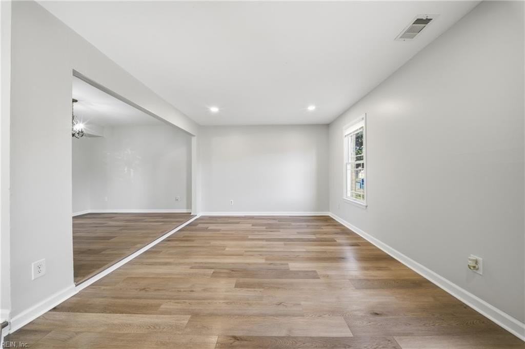 1913 Gravenhurst Dr - Photo 6 of 50