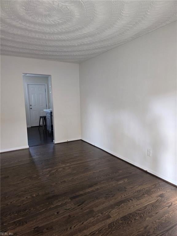 229 W 38th St #B - Photo 5 of 25