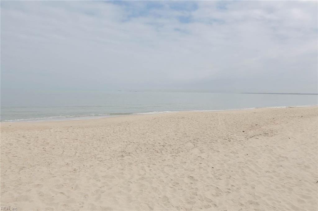 4466 Lauderdale Ave - Photo 5 of 48