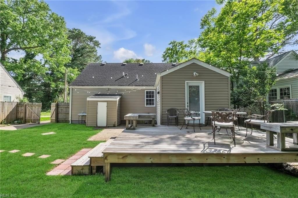 1336 Maplewood Ave - Photo 7 of 35