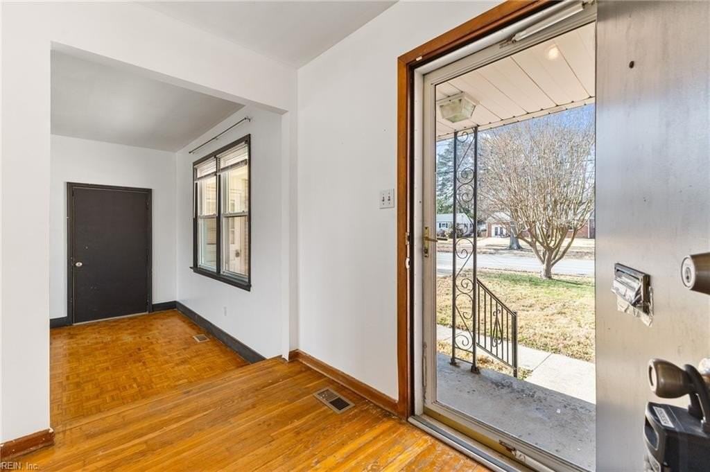 606 Charlton Dr - Photo 3 of 25