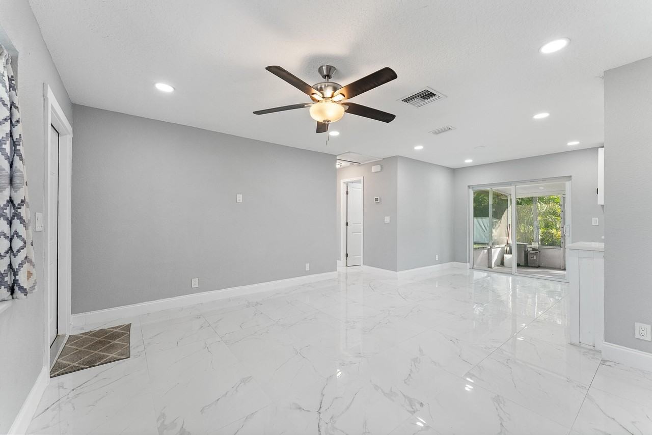 3910 147th Ave N - Photo 2 of 27