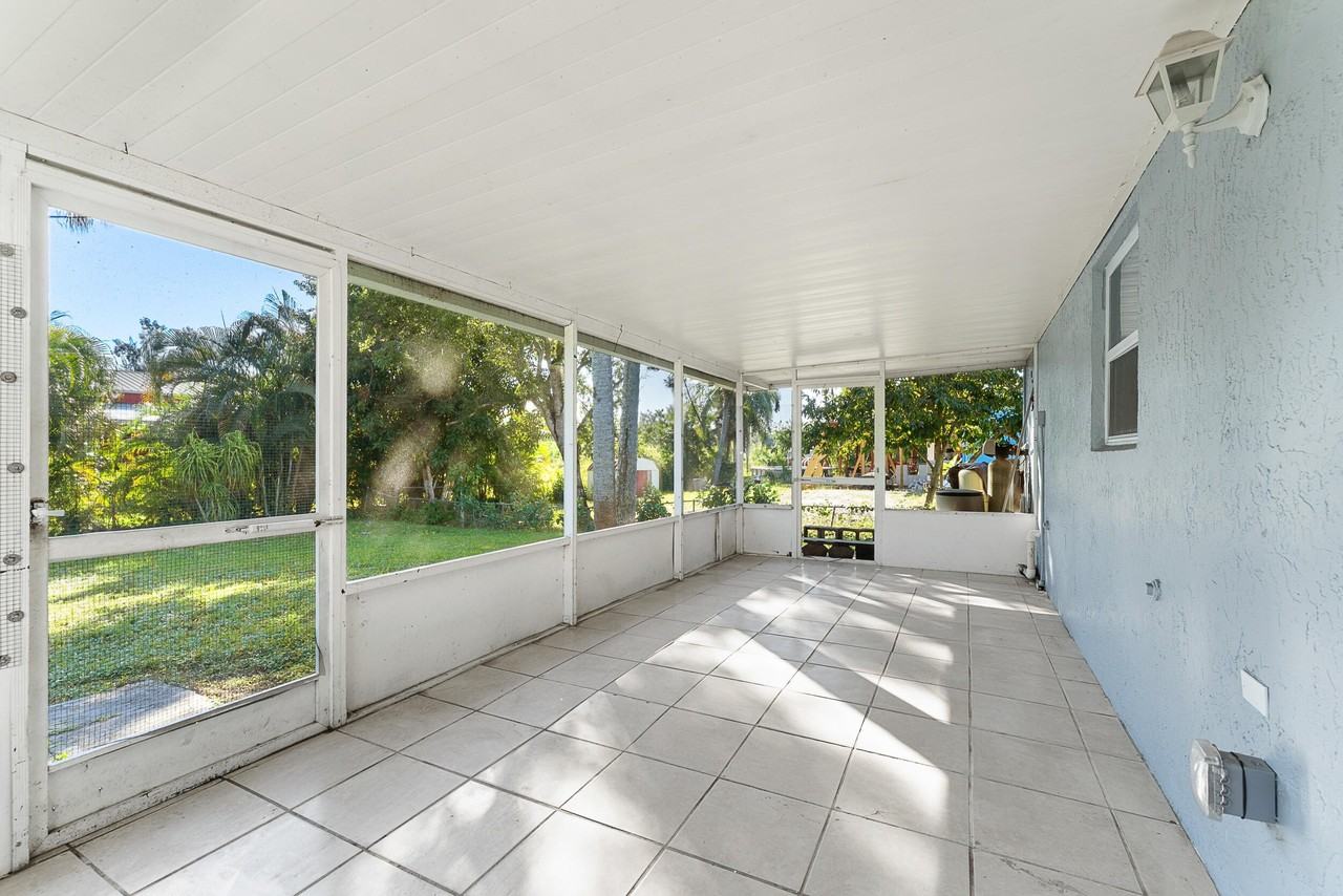 3910 147th Ave N - Photo 3 of 27