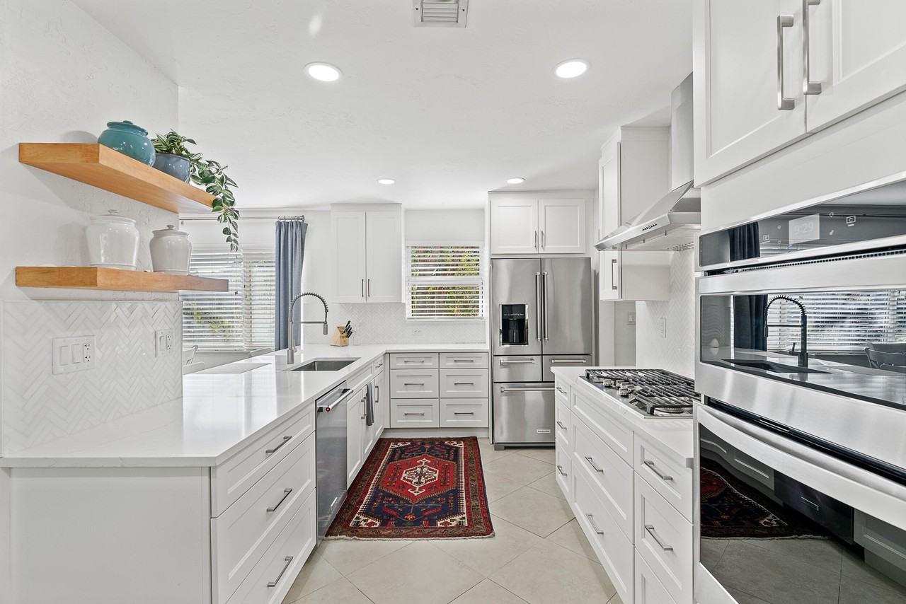 429 Inlet Rd - Photo 4 of 38