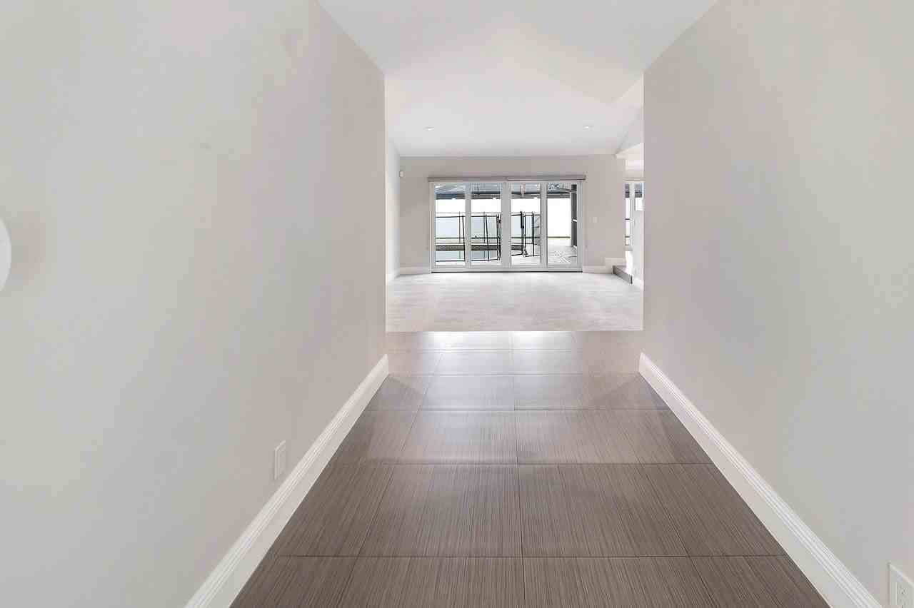 18159 181st Cir S - Photo 3 of 46