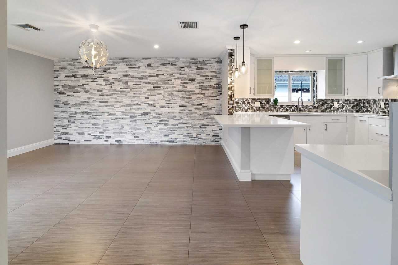 18159 181st Cir S - Photo 7 of 46