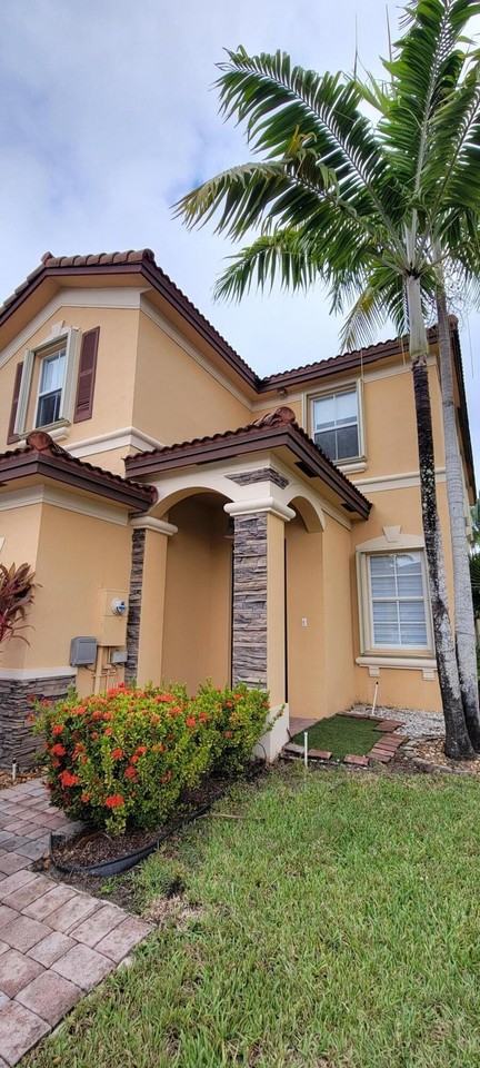 11357 Nw 87th Ln - Photo 2 of 50