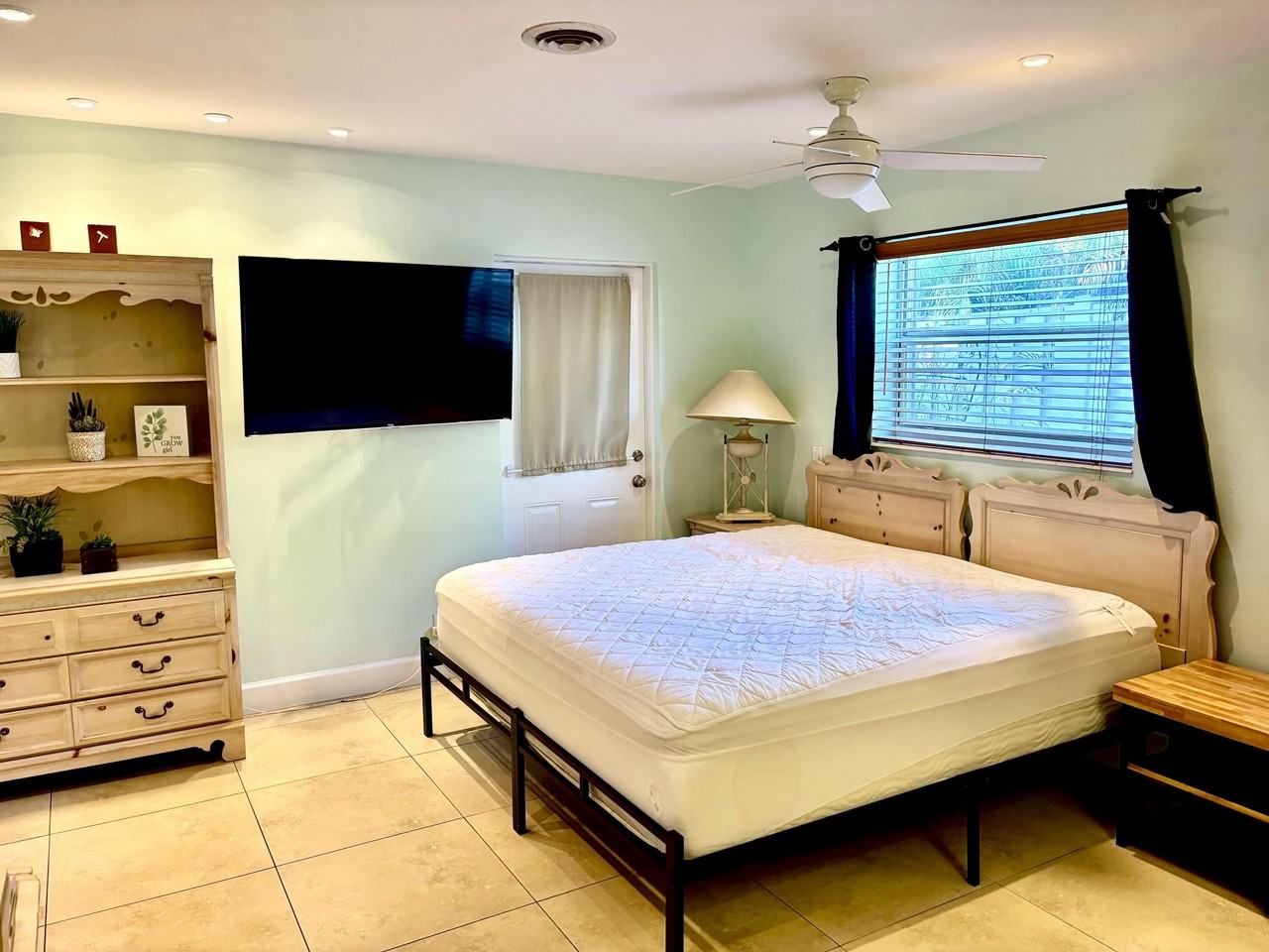 5041 Ne 15th Ave - Photo 7 of 16