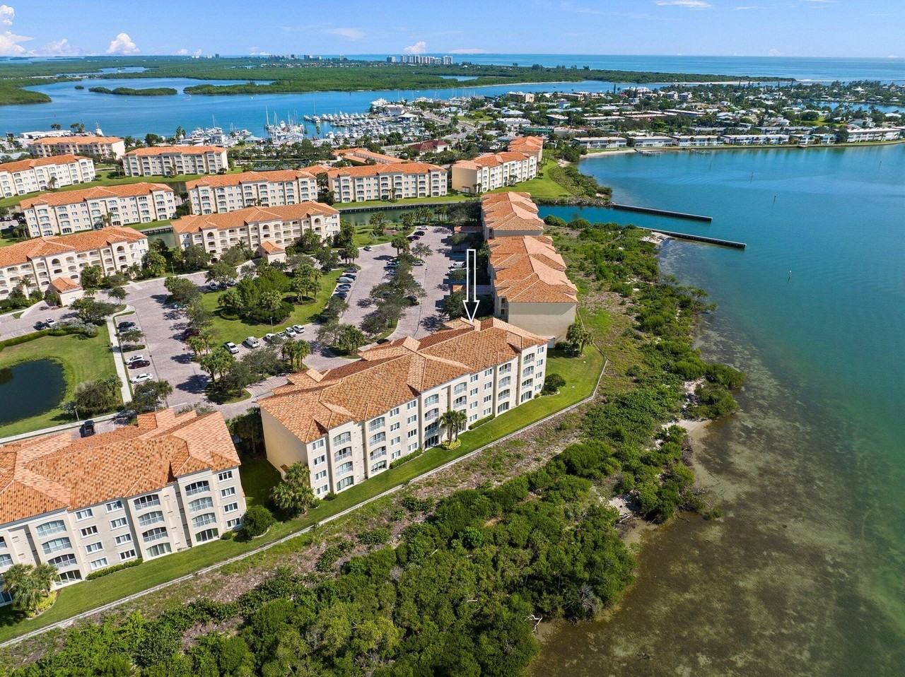 22 Harbour Isle Dr W #PH02 - Photo 7 of 50