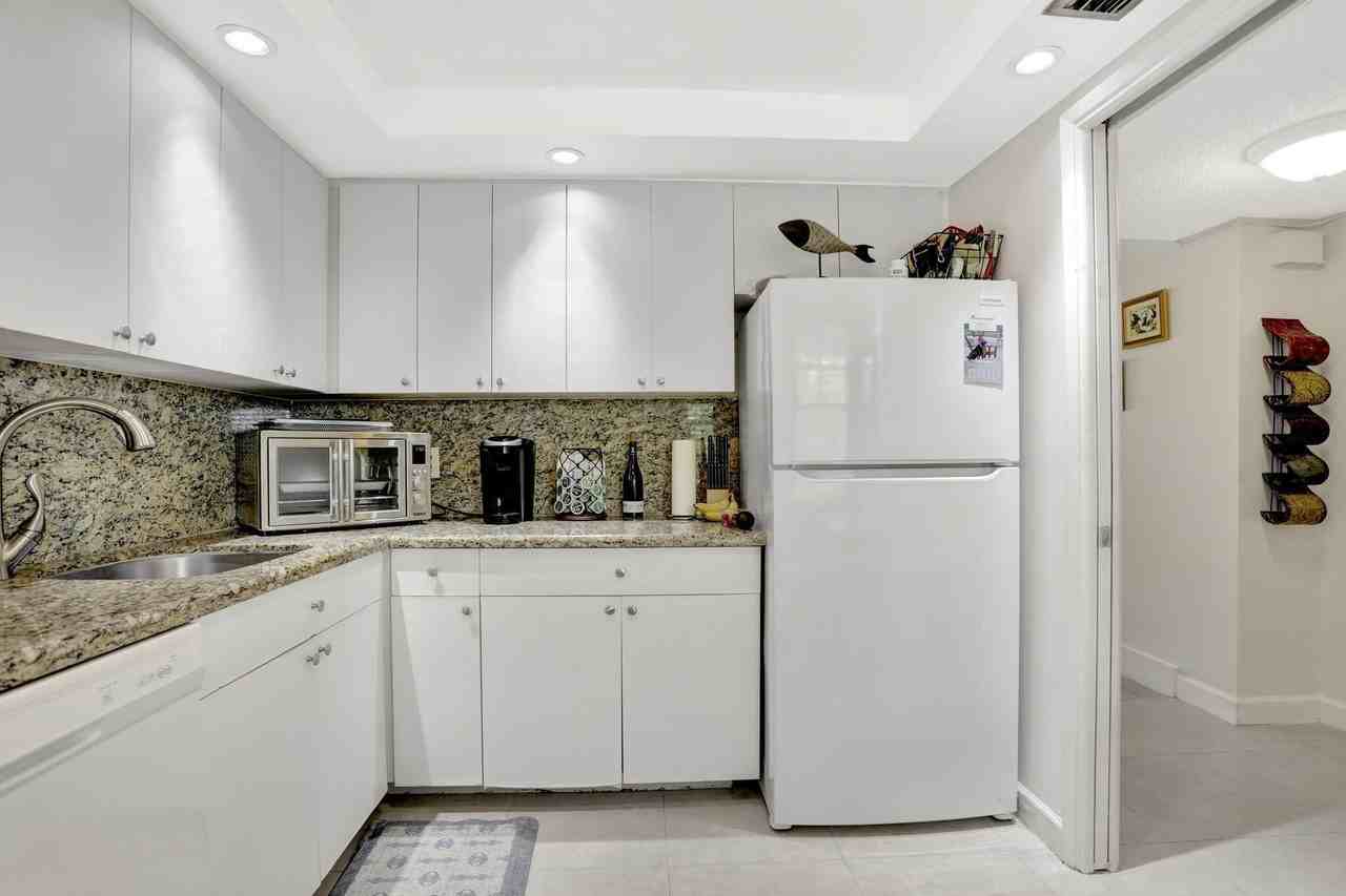 2851 S Palm Aire Dr #407 - Photo 5 of 35