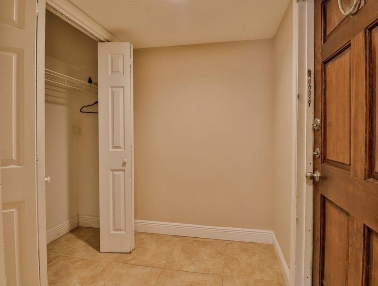 118 Yacht Club Dr #7 - Photo 5 of 19