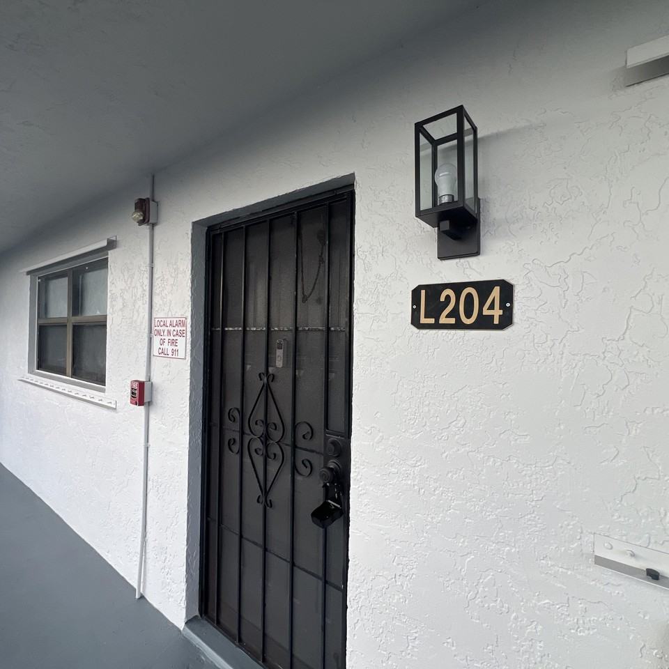 2141 W Woolbright Rd #L204 - Photo 3 of 18