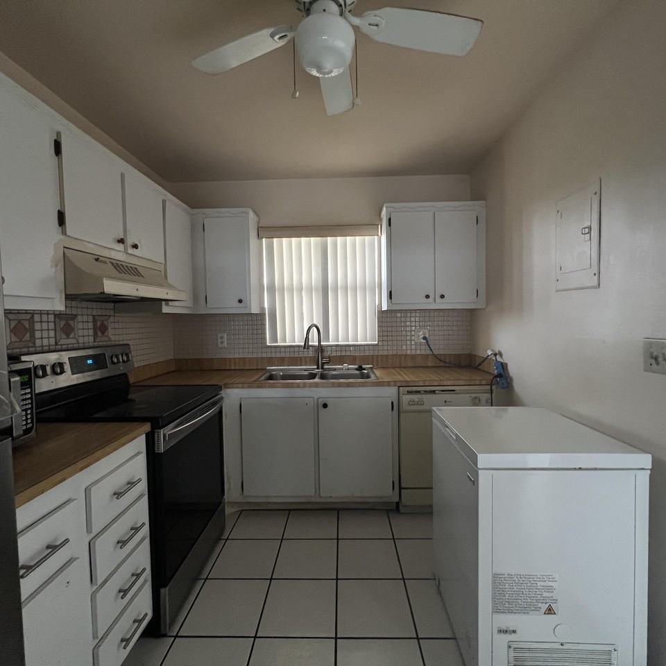 2141 W Woolbright Rd #L204 - Photo 5 of 18