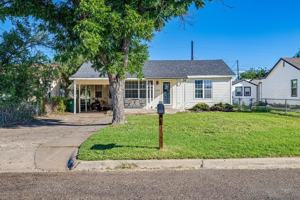 featured image of 106 W 18th St