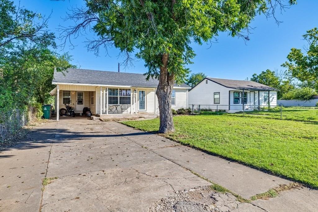 106 W 18th St - Photo 3 of 27