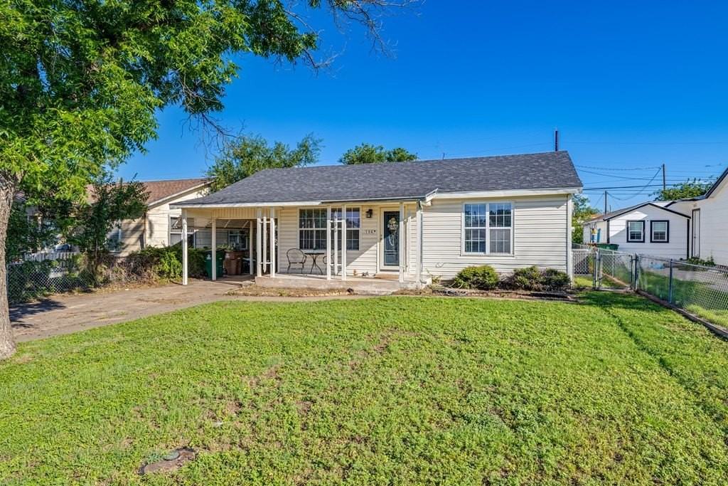 106 W 18th St - Photo 4 of 27